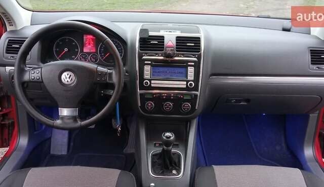 Красный Фольксваген Гольф, объемом двигателя 1.9 л и пробегом 244 тыс. км за 6700 $, фото 13 на Automoto.ua