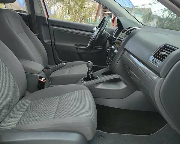 Червоний Фольксваген Гольф, об'ємом двигуна 1.9 л та пробігом 288 тис. км за 5200 $, фото 12 на Automoto.ua