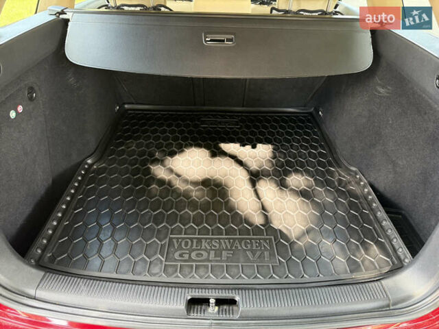 Червоний Фольксваген Гольф, об'ємом двигуна 1.6 л та пробігом 297 тис. км за 5999 $, фото 37 на Automoto.ua