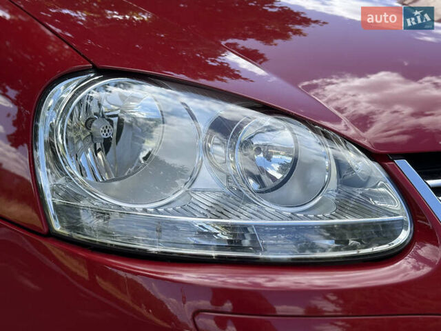 Червоний Фольксваген Гольф, об'ємом двигуна 1.6 л та пробігом 297 тис. км за 5999 $, фото 19 на Automoto.ua