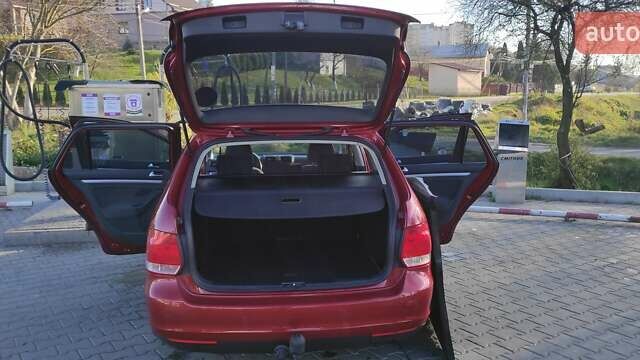 Красный Фольксваген Гольф, объемом двигателя 1.4 л и пробегом 330 тыс. км за 4700 $, фото 5 на Automoto.ua