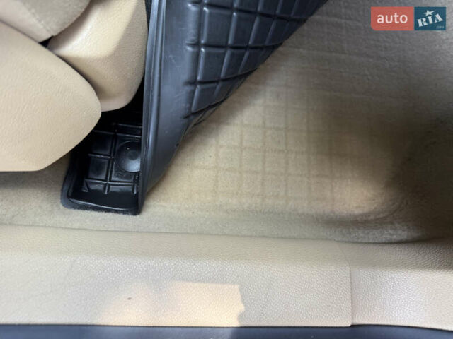 Червоний Фольксваген Гольф, об'ємом двигуна 1.6 л та пробігом 297 тис. км за 5999 $, фото 49 на Automoto.ua