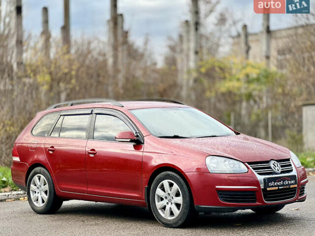 Красный Фольксваген Гольф, объемом двигателя 1.9 л и пробегом 295 тыс. км за 5699 $, фото 2 на Automoto.ua