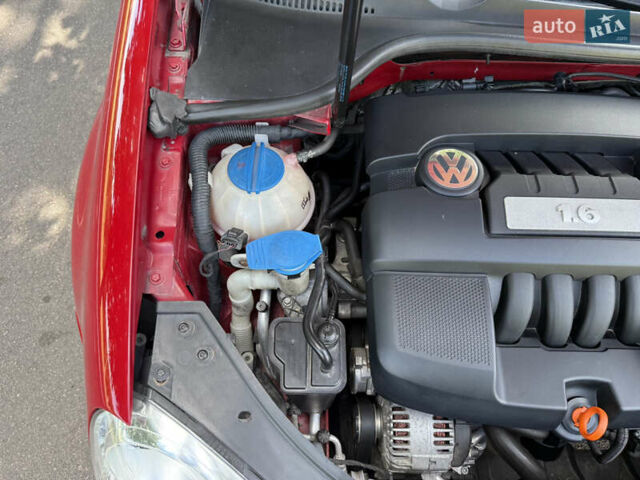 Червоний Фольксваген Гольф, об'ємом двигуна 1.6 л та пробігом 297 тис. км за 5999 $, фото 88 на Automoto.ua
