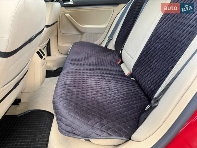 Червоний Фольксваген Гольф, об'ємом двигуна 1.6 л та пробігом 297 тис. км за 5999 $, фото 60 на Automoto.ua