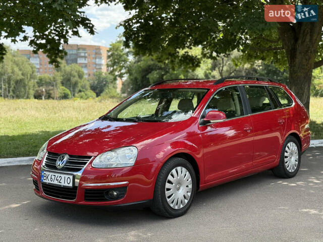 Червоний Фольксваген Гольф, об'ємом двигуна 1.6 л та пробігом 297 тис. км за 5999 $, фото 4 на Automoto.ua