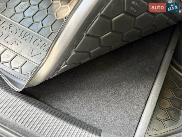 Червоний Фольксваген Гольф, об'ємом двигуна 1.6 л та пробігом 297 тис. км за 5999 $, фото 40 на Automoto.ua