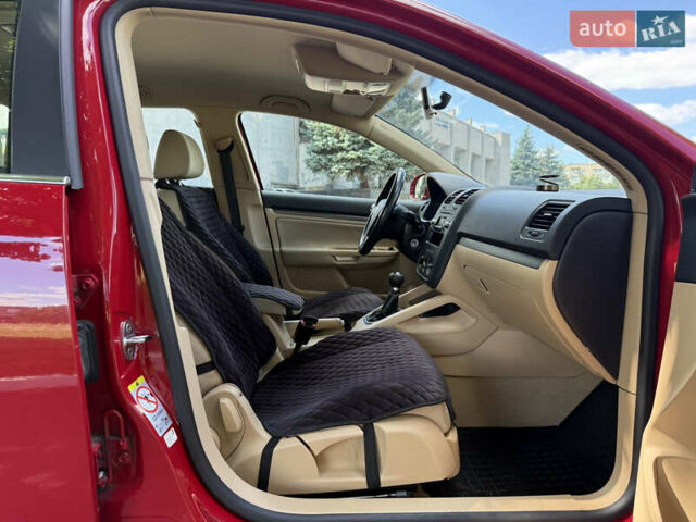 Червоний Фольксваген Гольф, об'ємом двигуна 1.6 л та пробігом 297 тис. км за 5999 $, фото 43 на Automoto.ua