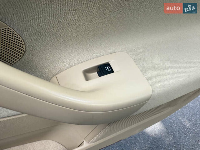 Червоний Фольксваген Гольф, об'ємом двигуна 1.6 л та пробігом 297 тис. км за 5999 $, фото 42 на Automoto.ua