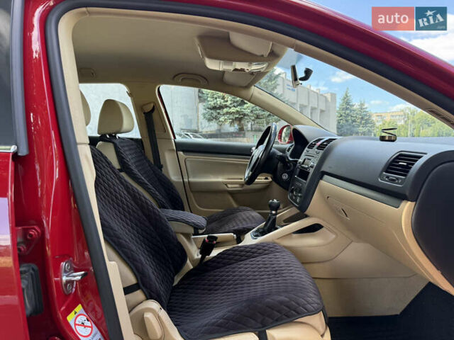 Червоний Фольксваген Гольф, об'ємом двигуна 1.6 л та пробігом 297 тис. км за 5999 $, фото 44 на Automoto.ua