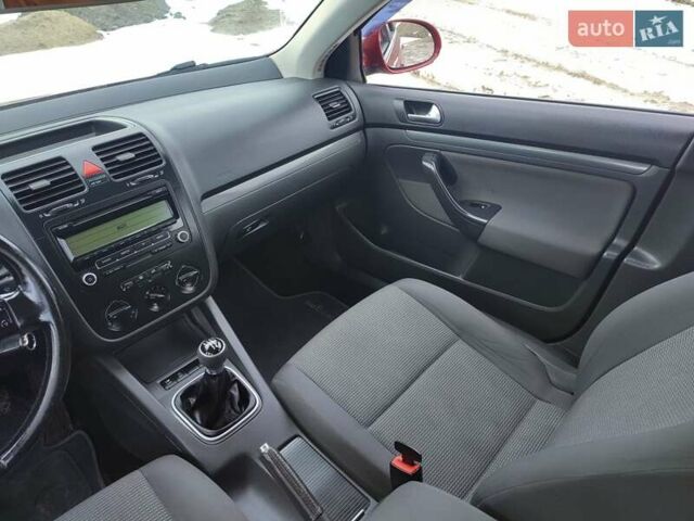 Червоний Фольксваген Гольф, об'ємом двигуна 1.9 л та пробігом 288 тис. км за 5200 $, фото 11 на Automoto.ua