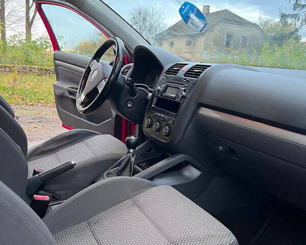 Красный Фольксваген Гольф, объемом двигателя 1.9 л и пробегом 305 тыс. км за 6600 $, фото 29 на Automoto.ua