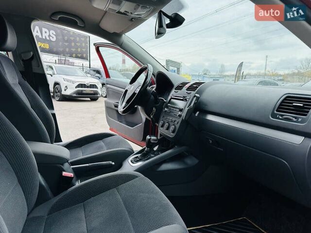 Червоний Фольксваген Гольф, об'ємом двигуна 1.39 л та пробігом 227 тис. км за 7800 $, фото 22 на Automoto.ua