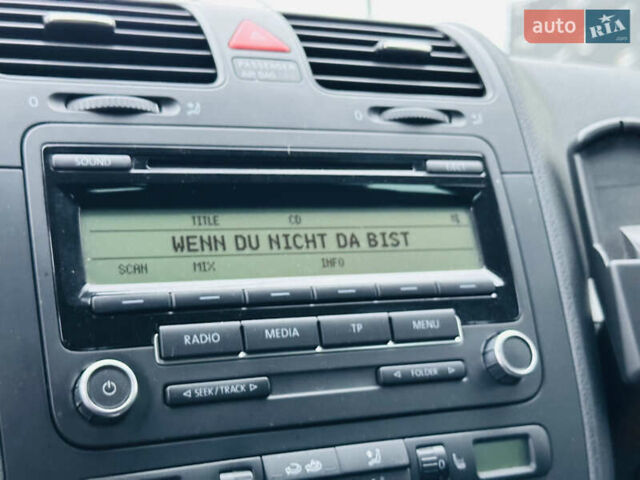 Червоний Фольксваген Гольф, об'ємом двигуна 1.39 л та пробігом 227 тис. км за 7800 $, фото 30 на Automoto.ua