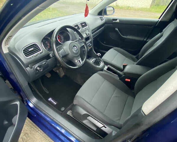 Червоний Фольксваген Гольф, об'ємом двигуна 0 л та пробігом 266 тис. км за 6550 $, фото 5 на Automoto.ua