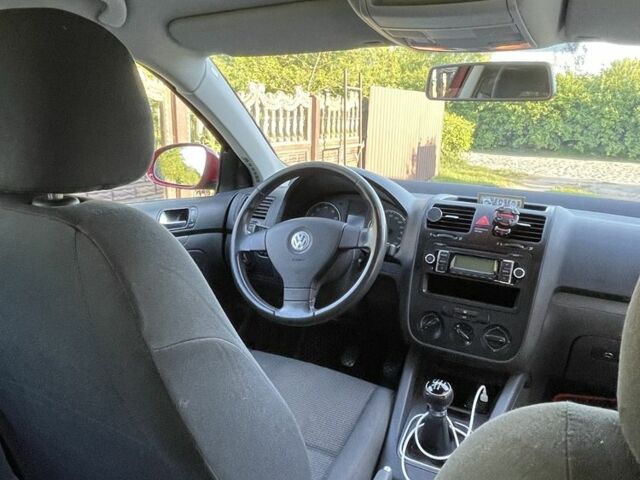 Красный Фольксваген Гольф, объемом двигателя 1.4 л и пробегом 225 тыс. км за 5100 $, фото 16 на Automoto.ua