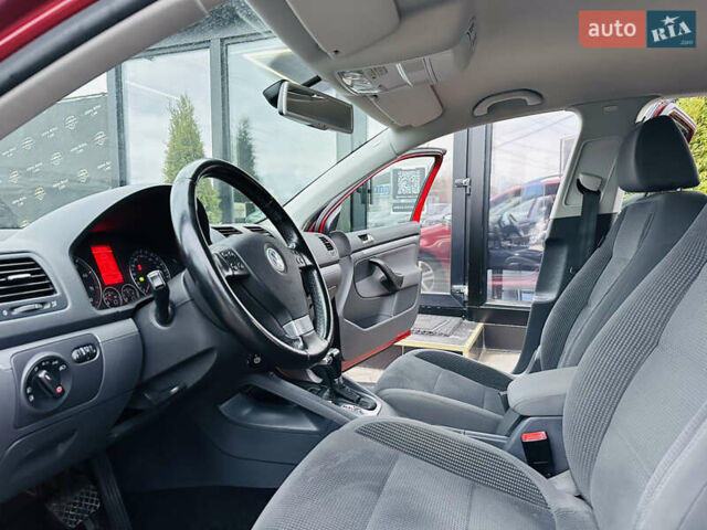 Червоний Фольксваген Гольф, об'ємом двигуна 1.39 л та пробігом 227 тис. км за 7800 $, фото 12 на Automoto.ua