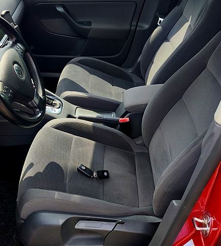 Красный Фольксваген Гольф, объемом двигателя 1.4 л и пробегом 224 тыс. км за 7000 $, фото 8 на Automoto.ua