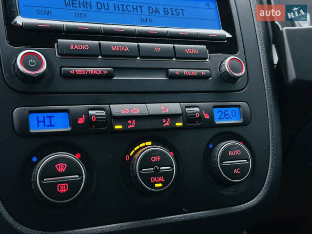 Червоний Фольксваген Гольф, об'ємом двигуна 1.39 л та пробігом 227 тис. км за 7800 $, фото 31 на Automoto.ua