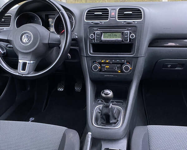 Червоний Фольксваген Гольф, об'ємом двигуна 0 л та пробігом 266 тис. км за 6550 $, фото 8 на Automoto.ua