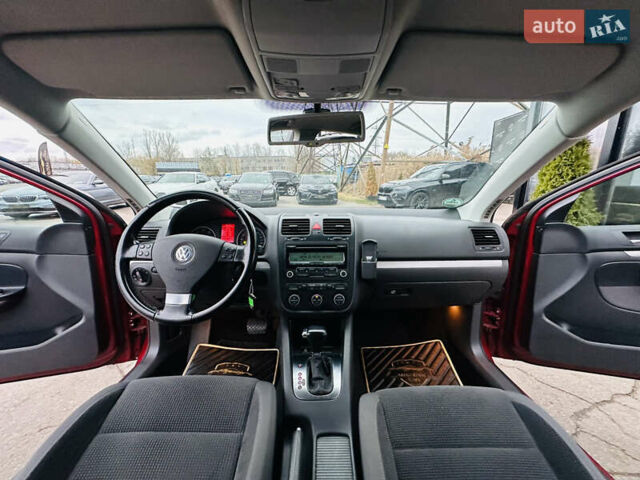 Червоний Фольксваген Гольф, об'ємом двигуна 1.39 л та пробігом 227 тис. км за 7800 $, фото 18 на Automoto.ua