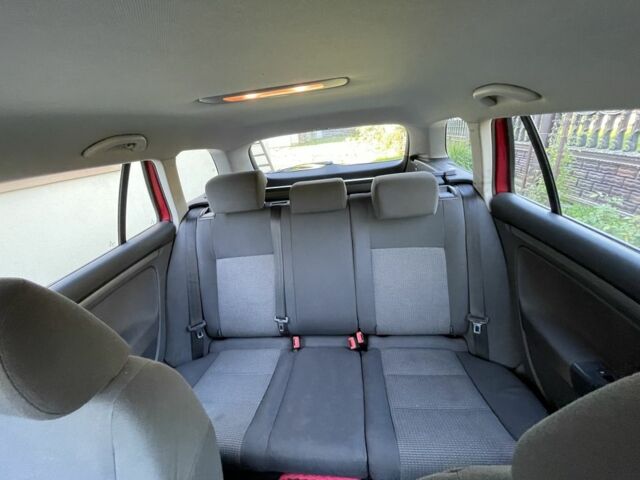 Красный Фольксваген Гольф, объемом двигателя 1.4 л и пробегом 225 тыс. км за 5100 $, фото 11 на Automoto.ua