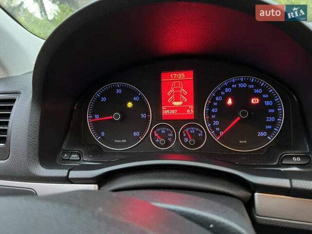 Красный Фольксваген Гольф, объемом двигателя 1.9 л и пробегом 305 тыс. км за 6600 $, фото 37 на Automoto.ua