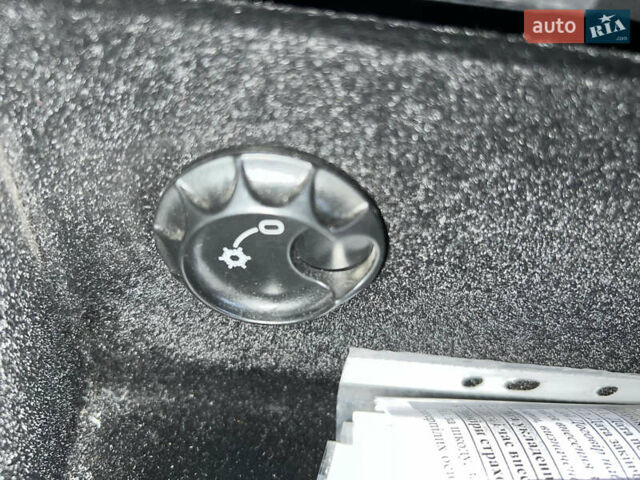 Красный Фольксваген Гольф, объемом двигателя 1.9 л и пробегом 305 тыс. км за 6600 $, фото 39 на Automoto.ua