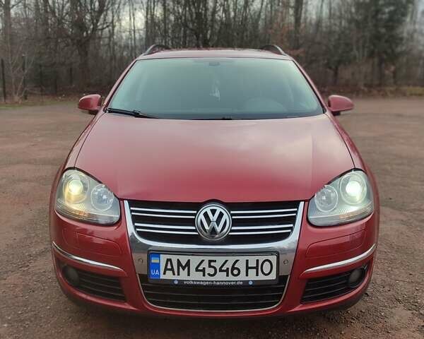 Червоний Фольксваген Гольф, об'ємом двигуна 1.4 л та пробігом 220 тис. км за 6400 $, фото 1 на Automoto.ua