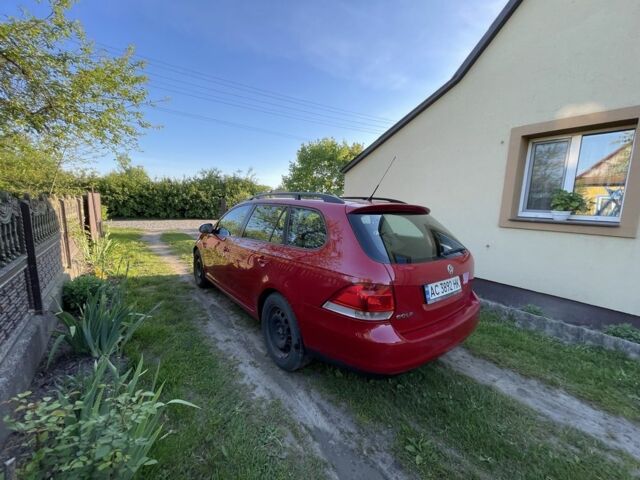 Красный Фольксваген Гольф, объемом двигателя 1.4 л и пробегом 225 тыс. км за 5100 $, фото 3 на Automoto.ua