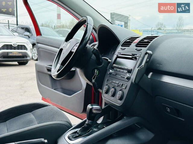 Червоний Фольксваген Гольф, об'ємом двигуна 1.39 л та пробігом 227 тис. км за 7800 $, фото 23 на Automoto.ua