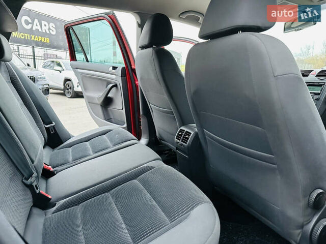 Червоний Фольксваген Гольф, об'ємом двигуна 1.39 л та пробігом 227 тис. км за 7800 $, фото 17 на Automoto.ua