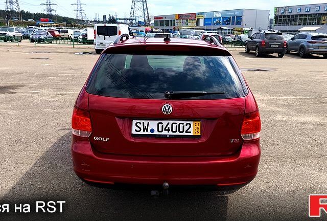 Красный Фольксваген Гольф, объемом двигателя 1.4 л и пробегом 224 тыс. км за 7000 $, фото 1 на Automoto.ua
