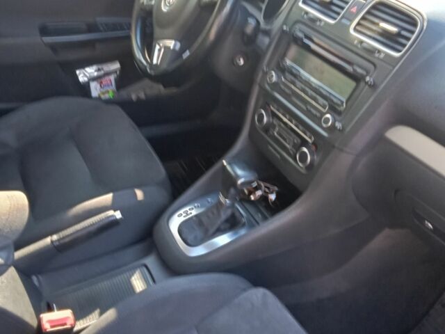 Красный Фольксваген Гольф, объемом двигателя 1.6 л и пробегом 3 тыс. км за 7800 $, фото 5 на Automoto.ua