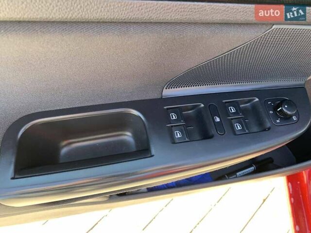 Красный Фольксваген Гольф, объемом двигателя 1.6 л и пробегом 186 тыс. км за 8600 $, фото 1 на Automoto.ua