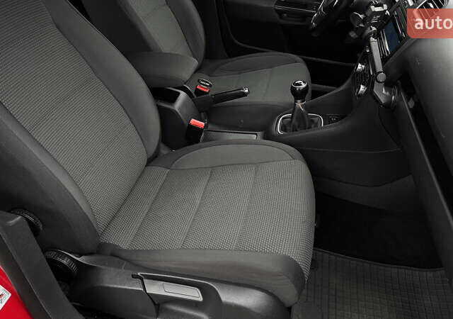 Червоний Фольксваген Гольф, об'ємом двигуна 1.6 л та пробігом 224 тис. км за 7499 $, фото 23 на Automoto.ua