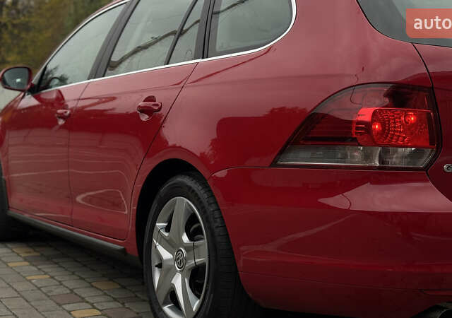 Червоний Фольксваген Гольф, об'ємом двигуна 1.6 л та пробігом 224 тис. км за 7499 $, фото 5 на Automoto.ua