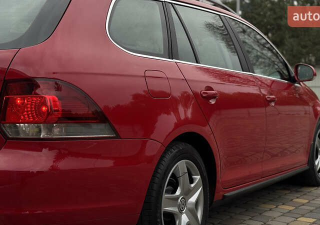 Червоний Фольксваген Гольф, об'ємом двигуна 1.6 л та пробігом 224 тис. км за 7499 $, фото 8 на Automoto.ua
