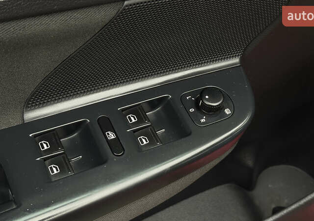 Червоний Фольксваген Гольф, об'ємом двигуна 1.6 л та пробігом 224 тис. км за 7499 $, фото 30 на Automoto.ua