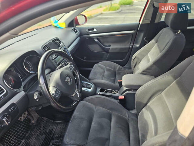 Червоний Фольксваген Гольф, об'ємом двигуна 1.6 л та пробігом 268 тис. км за 7900 $, фото 4 на Automoto.ua