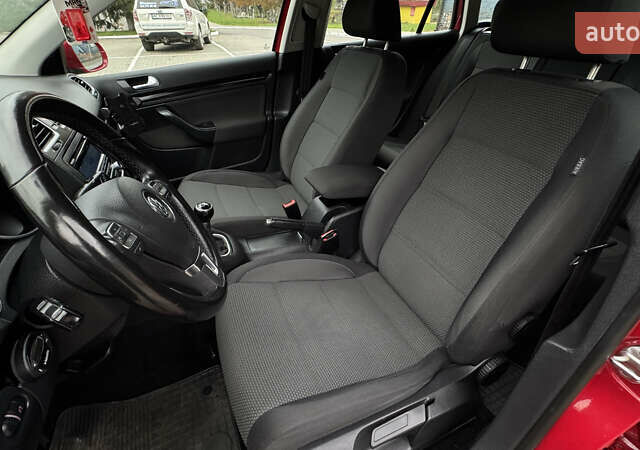 Червоний Фольксваген Гольф, об'ємом двигуна 1.6 л та пробігом 224 тис. км за 7499 $, фото 17 на Automoto.ua