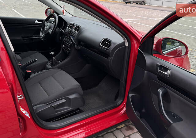 Червоний Фольксваген Гольф, об'ємом двигуна 1.6 л та пробігом 224 тис. км за 7499 $, фото 21 на Automoto.ua