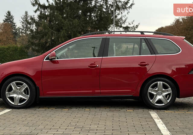 Червоний Фольксваген Гольф, об'ємом двигуна 1.6 л та пробігом 224 тис. км за 7499 $, фото 3 на Automoto.ua