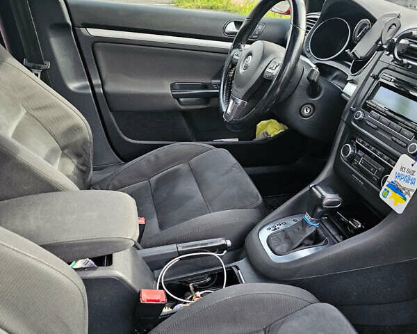 Червоний Фольксваген Гольф, об'ємом двигуна 1.6 л та пробігом 268 тис. км за 7900 $, фото 3 на Automoto.ua