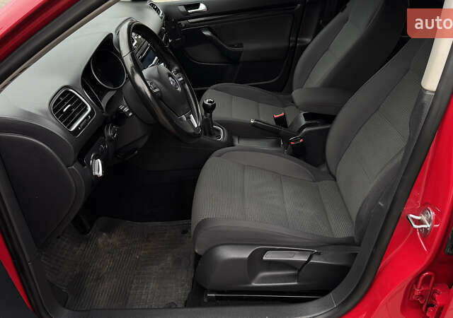 Червоний Фольксваген Гольф, об'ємом двигуна 1.6 л та пробігом 224 тис. км за 7499 $, фото 19 на Automoto.ua