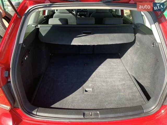 Красный Фольксваген Гольф, объемом двигателя 1.6 л и пробегом 186 тыс. км за 8600 $, фото 3 на Automoto.ua