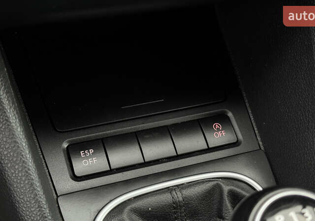 Червоний Фольксваген Гольф, об'ємом двигуна 1.6 л та пробігом 224 тис. км за 7499 $, фото 36 на Automoto.ua