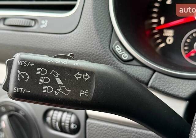 Червоний Фольксваген Гольф, об'ємом двигуна 1.2 л та пробігом 113 тис. км за 7200 $, фото 24 на Automoto.ua