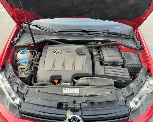 Фольксваген Гольф 2012 в Хмельницком на Automoto.ua Красный Фольксваген Гольф, объемом двигателя 1.6 л и пробегом 238 тыс. км за 7900 $, фото 15 на Automoto.ua