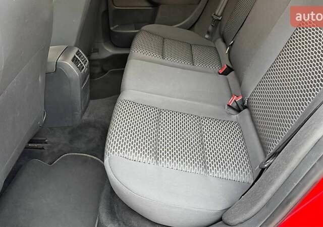 Червоний Фольксваген Гольф, об'ємом двигуна 1.2 л та пробігом 113 тис. км за 7200 $, фото 32 на Automoto.ua